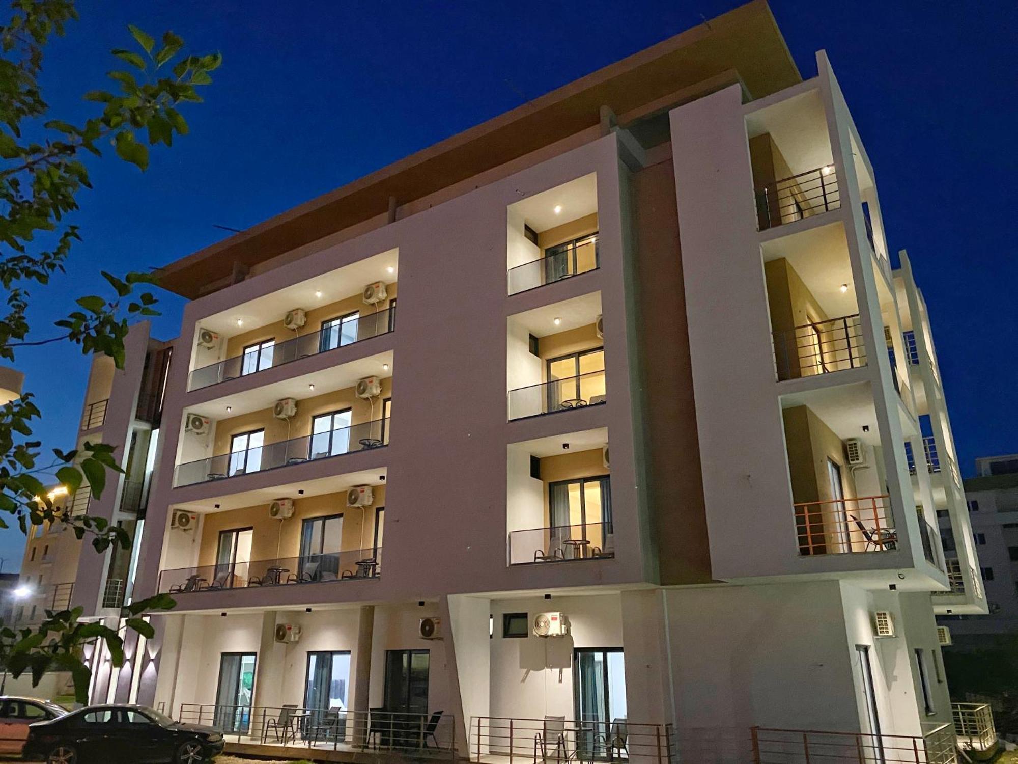 Supreme Luxury Aparthotel Ulcinj Exterior photo