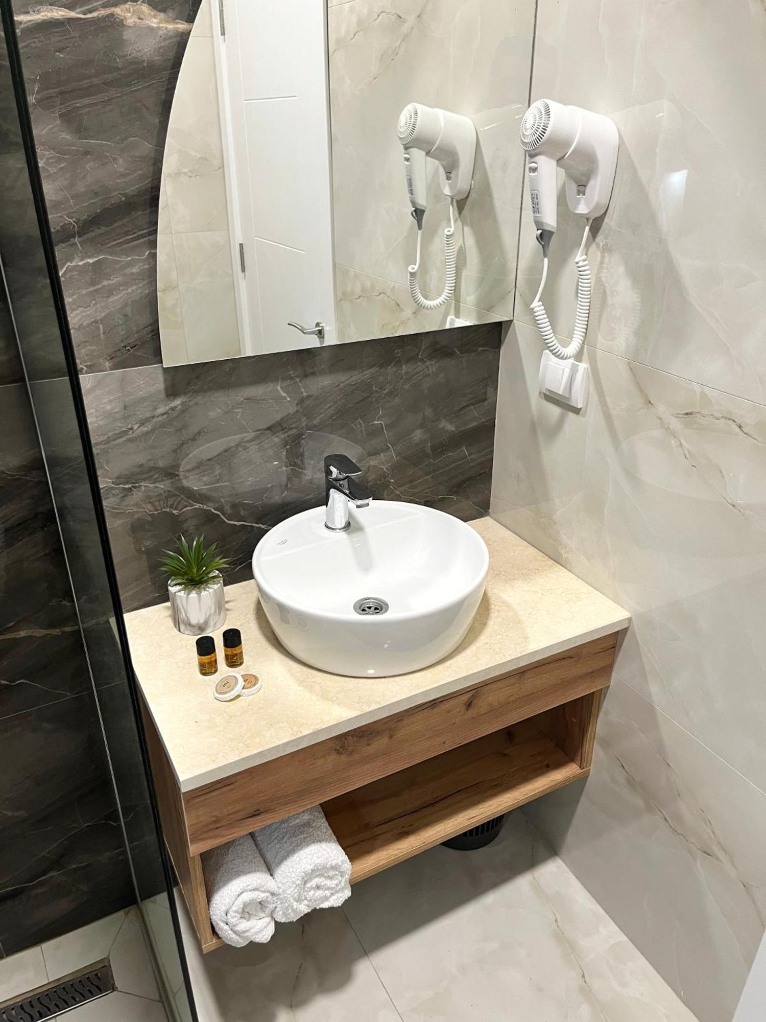 Supreme Luxury Aparthotel Ulcinj Exterior photo